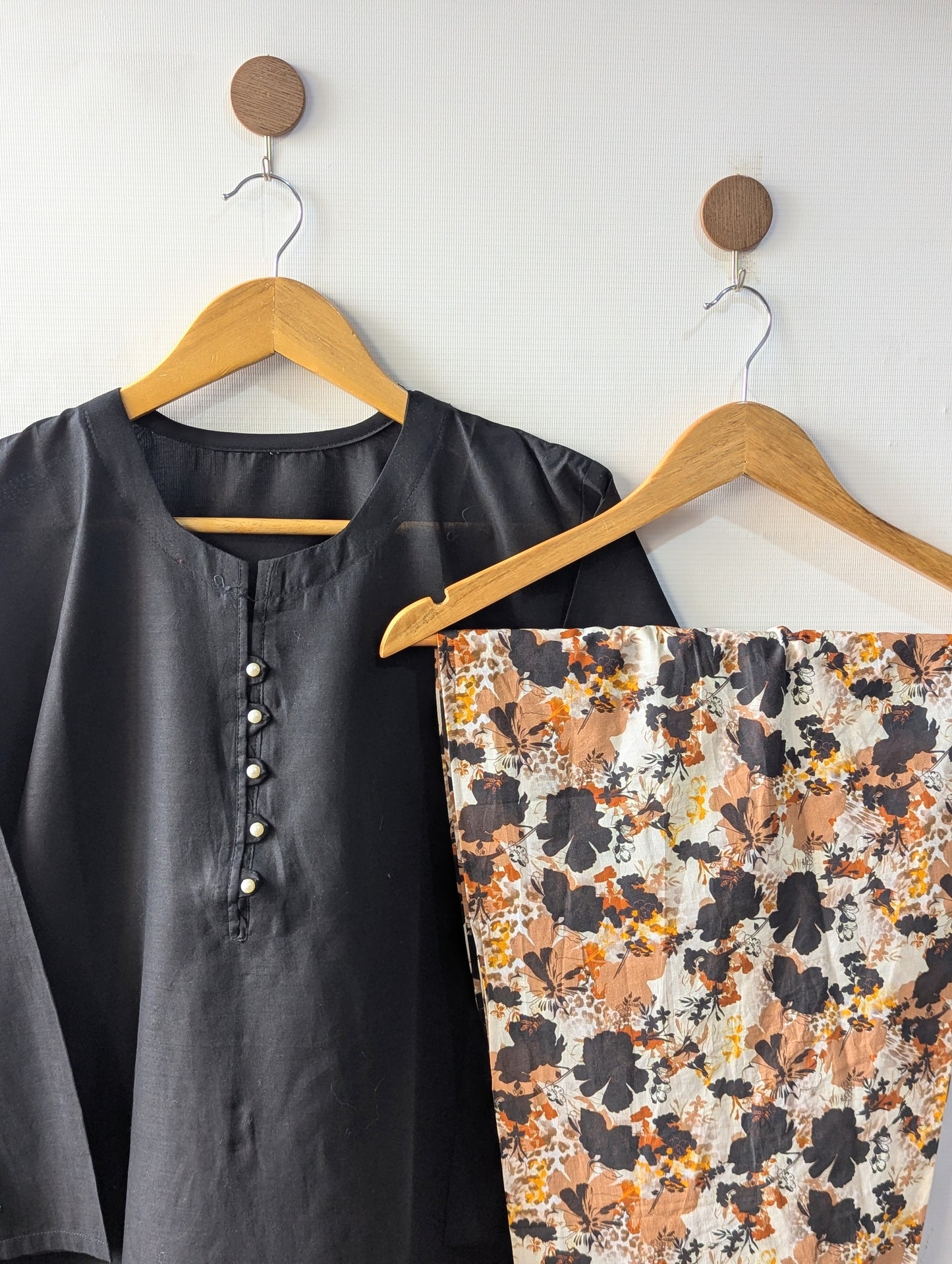 Black & Little Florals Lawn Farshi Set - 2pcs