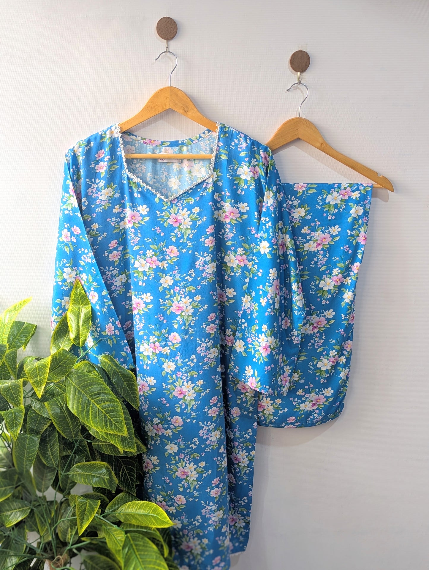 Blue Daisy Linen Stitched 2pc