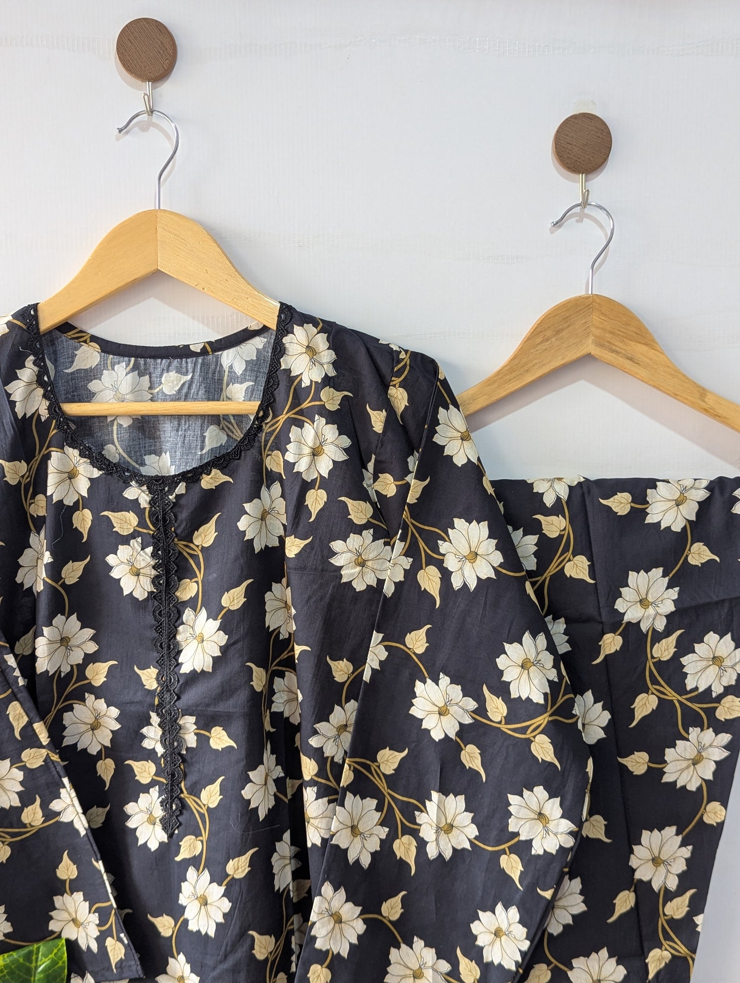 Black Daisy Lawn 2pc Co-ord Set