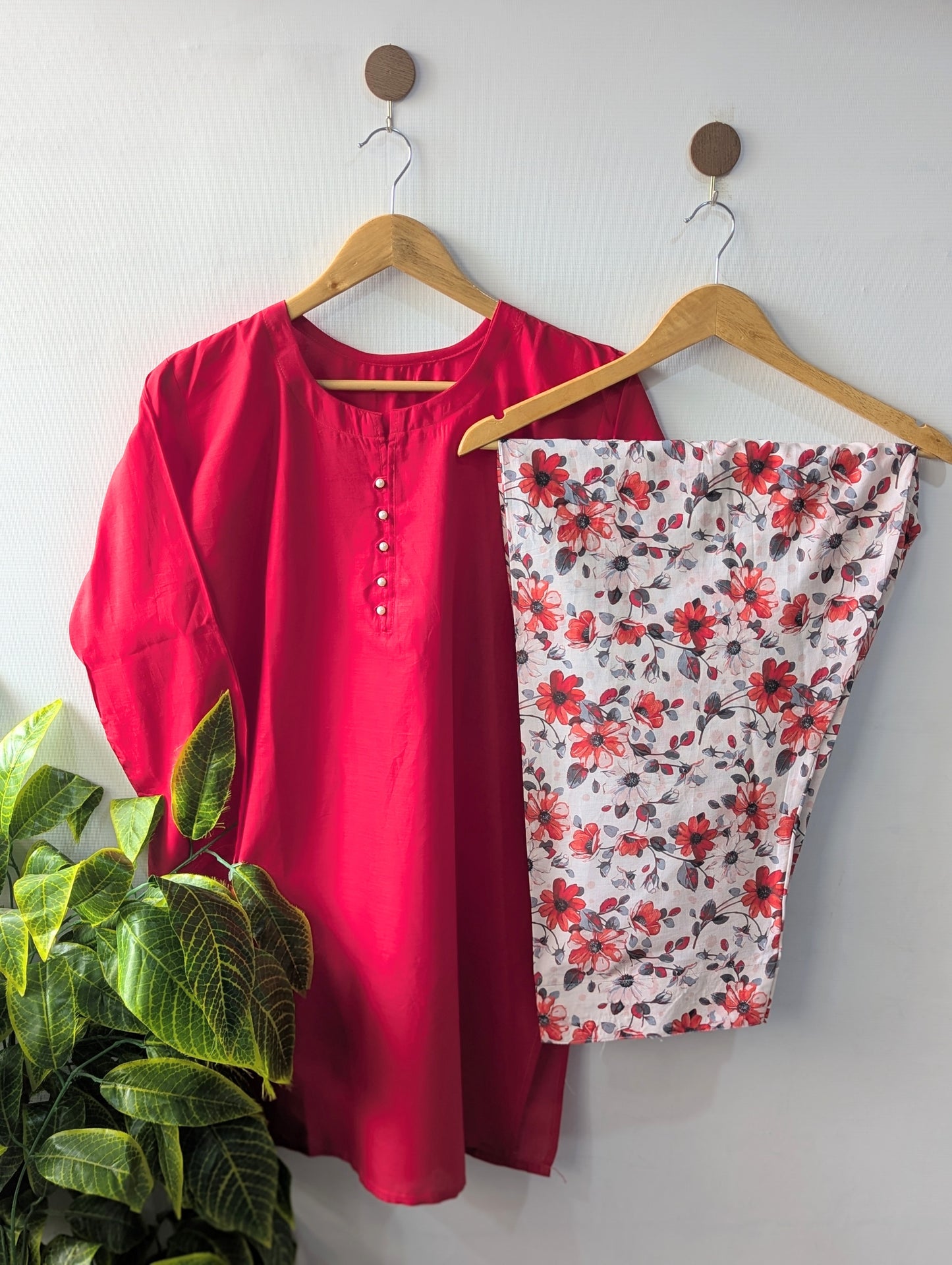 Red & Reddish Florals Lawn Farshi Set - 2pcs